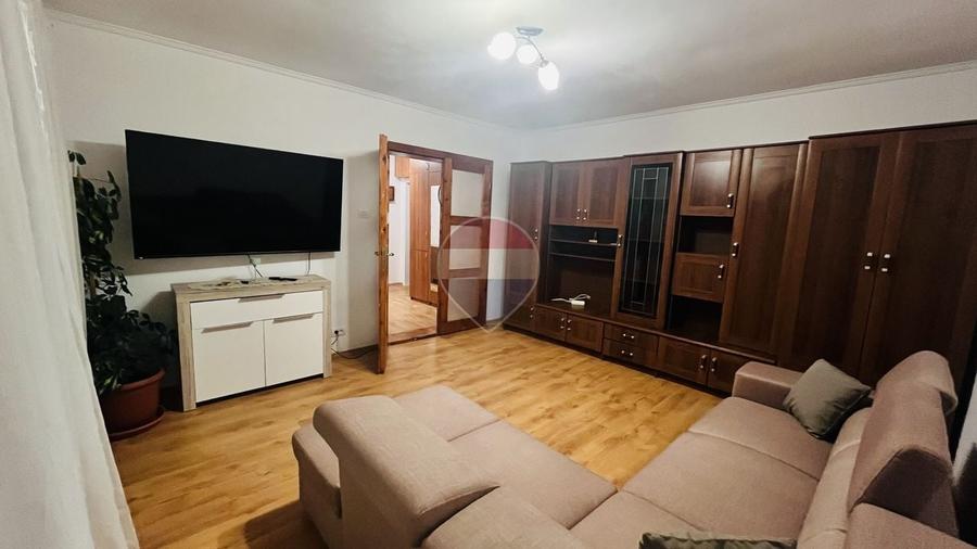 Apartament cu 2 camere decomandat, mobilat în Rogerius