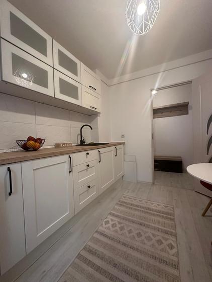 Apartament cu 2 camere semidecomandat în Lipovei