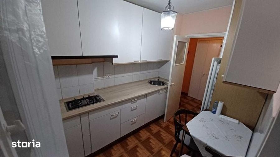 Apartament cu 2 camere semidecomandat în Centrul Civic