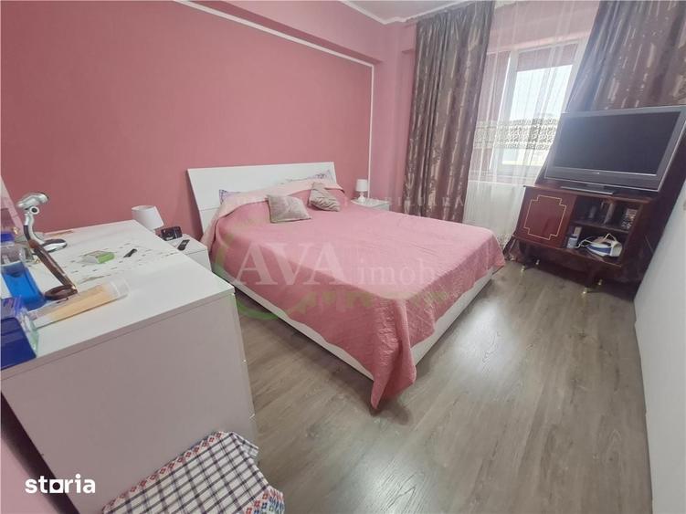 Apartament cu 3 camere semidecomandat în Republicii