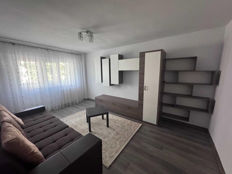 Apartament cu 2 camere decomandat în Exterior Vest