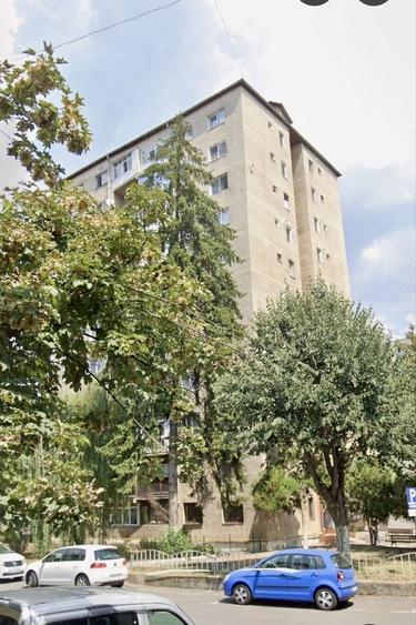 Apartament cu 4 camere decomandat în Ostroveni