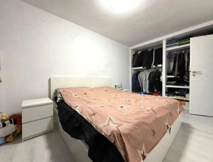 Apartament cu 4 camere decomandat în Lipovei