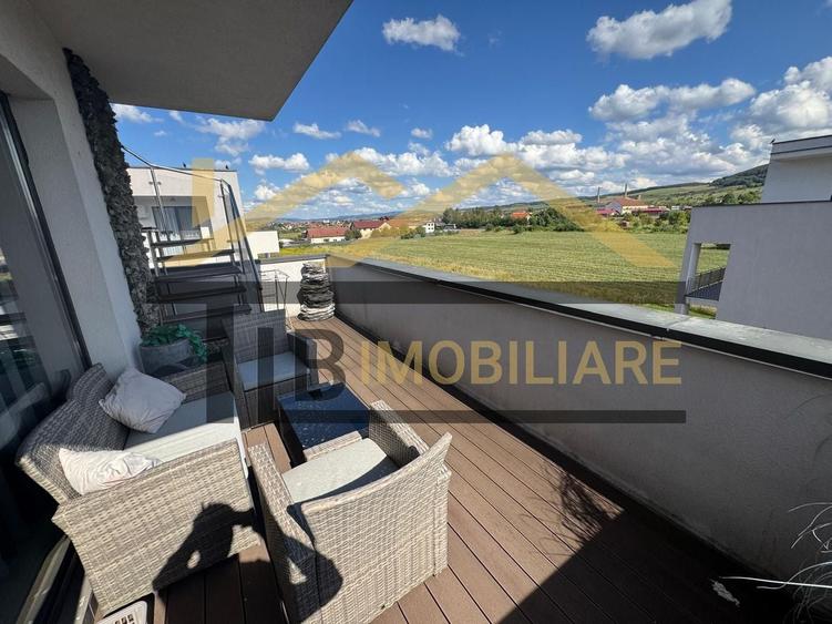 Apartament cu 3 camere semidecomandat, mobilat în Est