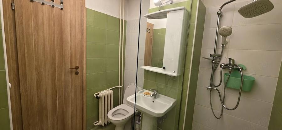 Inchiriez apartament 3 camere zona F-ca de bere - 1