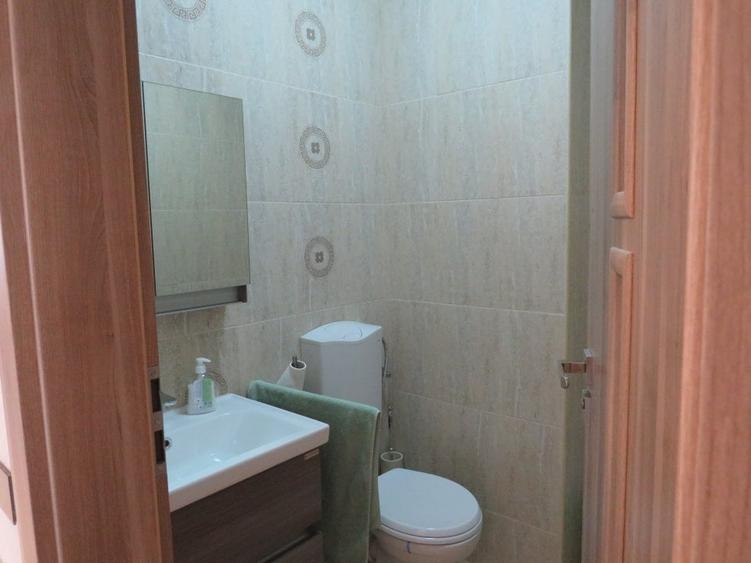 Apartament cu 3 camere semidecomandat, mobilat în Tudor