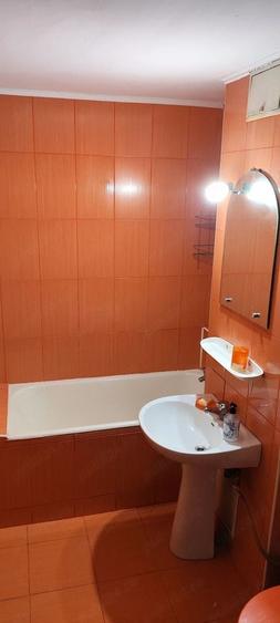 Apartament cu 2 camere decomandat, mobilat în Păcii