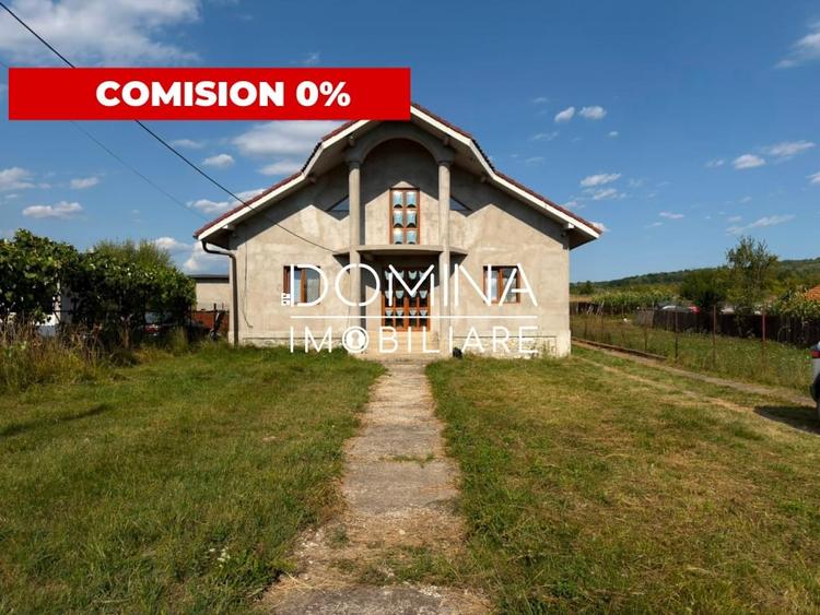 Casă individuală cu 4 camere cu Teren 3029 Mp în Săcelu