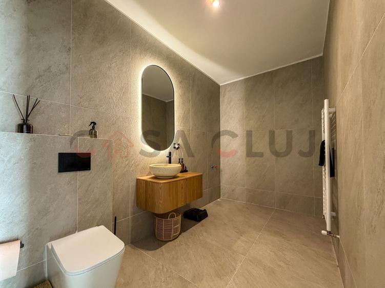 Apartament cu 3 camere decomandat, mobilat în Central