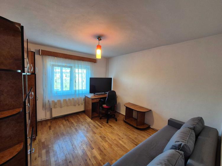 Garsonieră decomandată în Complex Studențesc