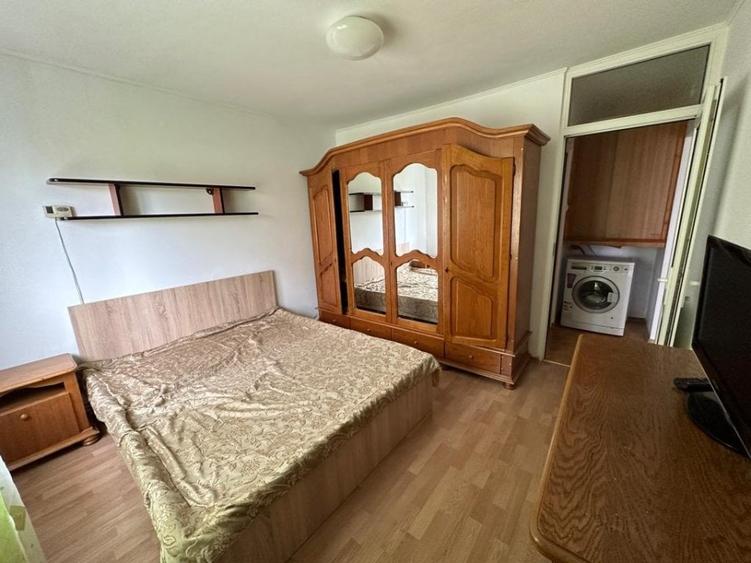 Apartament cu 3 camere decomandat, mobilat în Poarta 6
