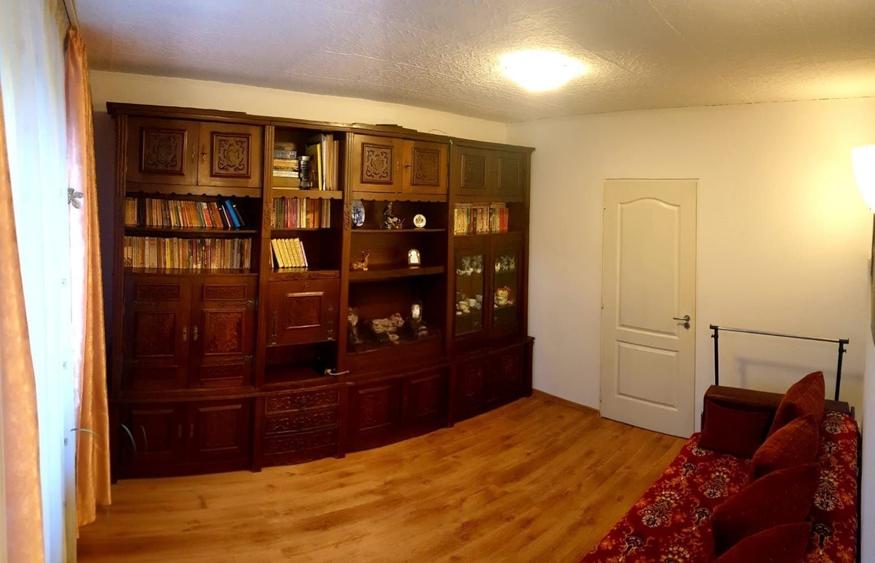 Apartament cu 3 camere decomandat în Berceni