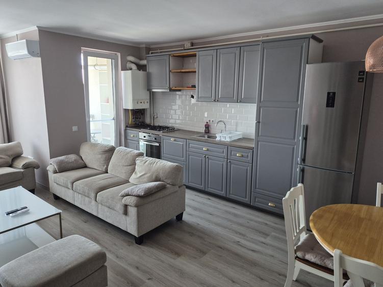 Apartament cu 2 camere semidecomandat în Dosu Bricii