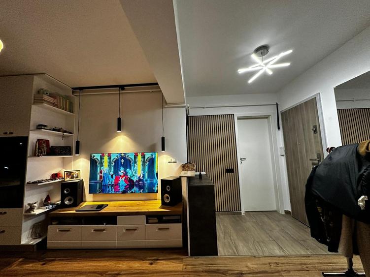 Apartament cu 2 camere semidecomandat în Mărăști