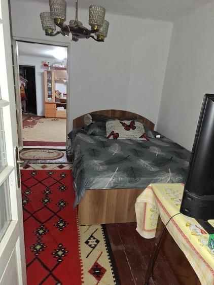 Casă cu 6 camere cu Teren 400 Mp în 8 Martie