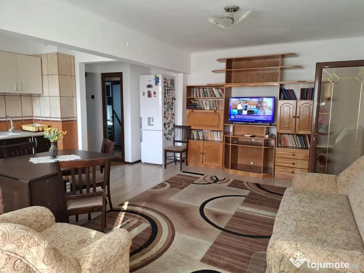 Apartament cu 3 camere semidecomandat în Ultracentral