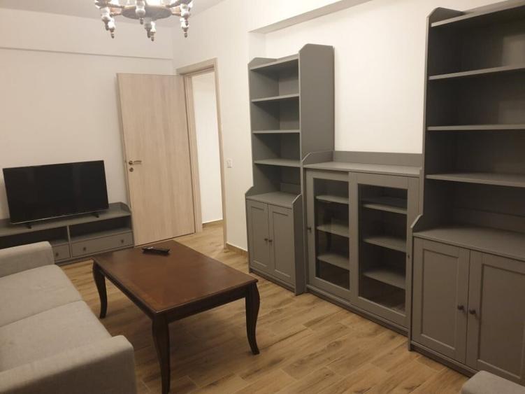 Apartament cu 3 camere decomandat în Brâncoveanu