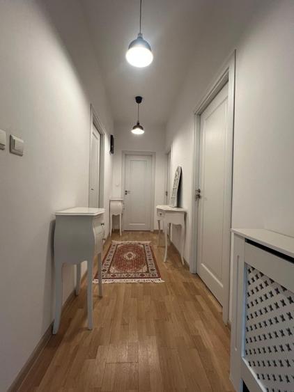 Casă individuală cu 5 camere cu Canalizare în Central