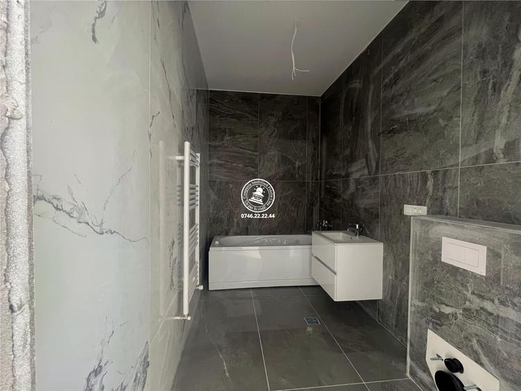 Apartament cu 4 camere decomandat în Galata