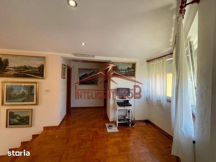 Casă cu 5 camere decomandat cu Teren 900 Mp în Mândra
