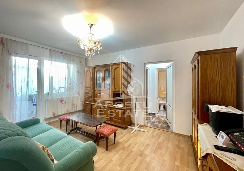 Apartament cu 2 camere semidecomandat, mobilat în Aurel Vlaicu