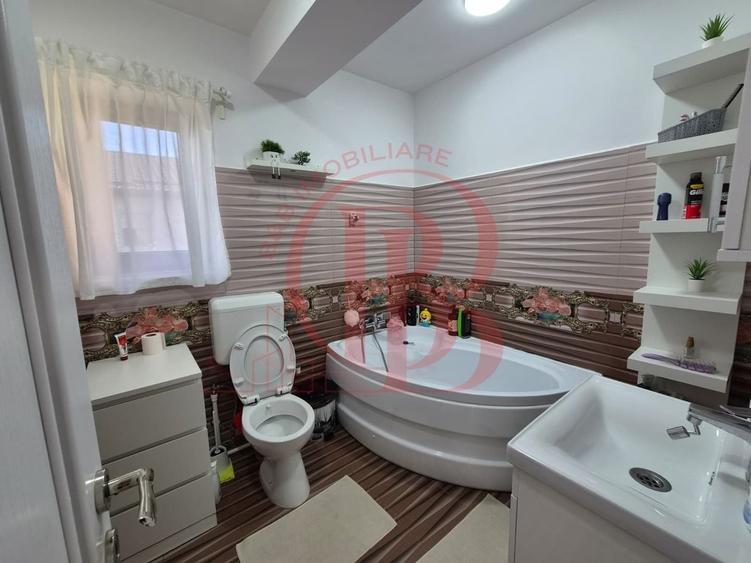 Duplex cu 4 camere cu Canalizare în Theodor Pallady