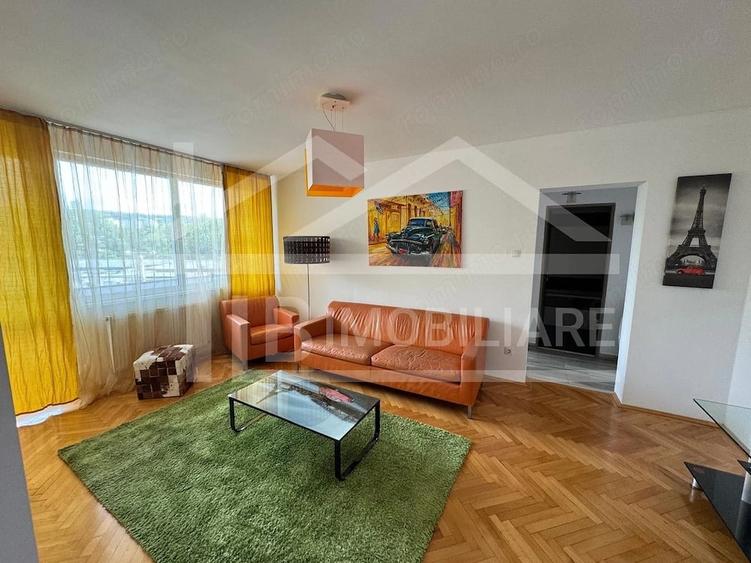 Apartament cu 3 camere decomandat în Aleea Carpați