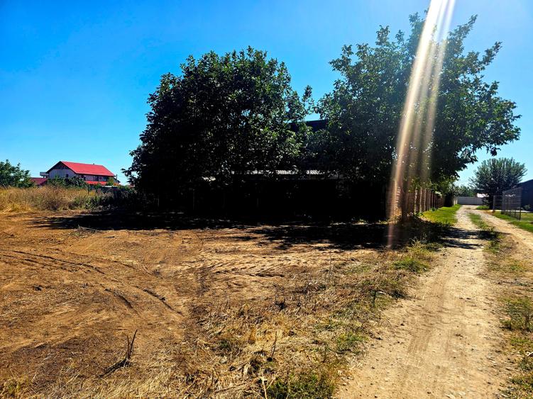 Teren intravilan de 500 mp, în Costi