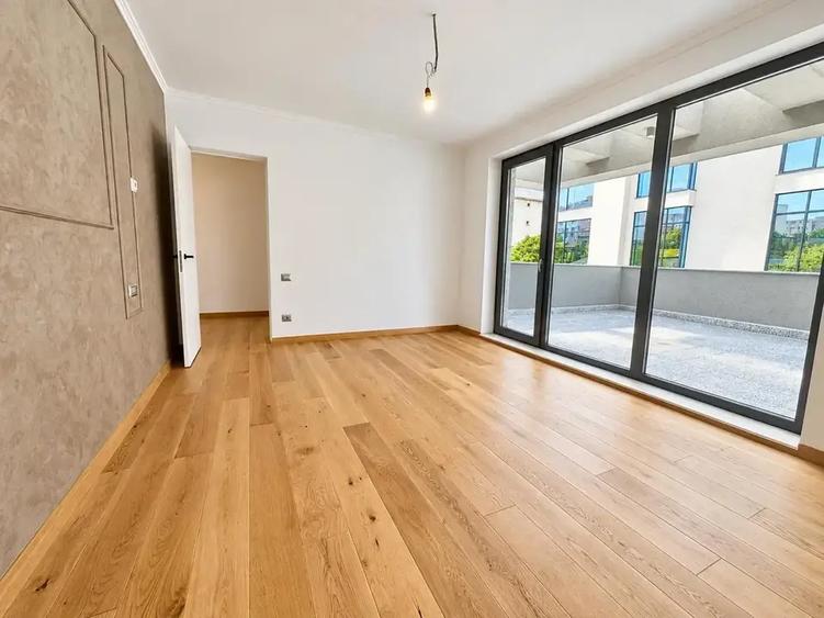Apartament cu 3 camere decomandat în P-ța Unirii