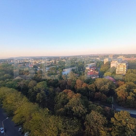 Apartament cu 4 camere decomandat, mobilat în Sud