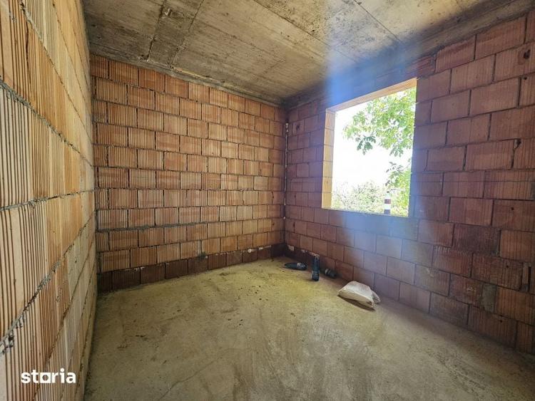 Casă cu 5 camere decomandat cu Teren 800 Mp în Feleacu