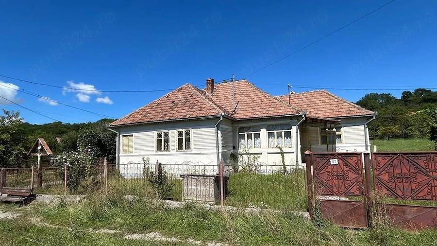 Casă cu Teren 2250 Mp în Central
