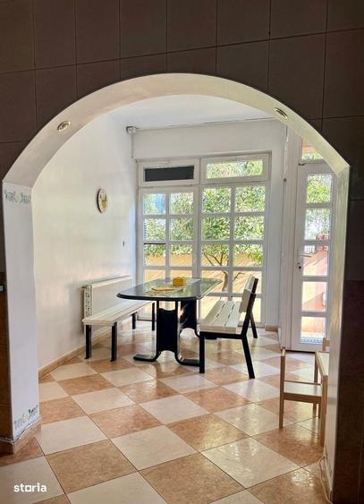 Casă cu 4 camere în Dămăroaia