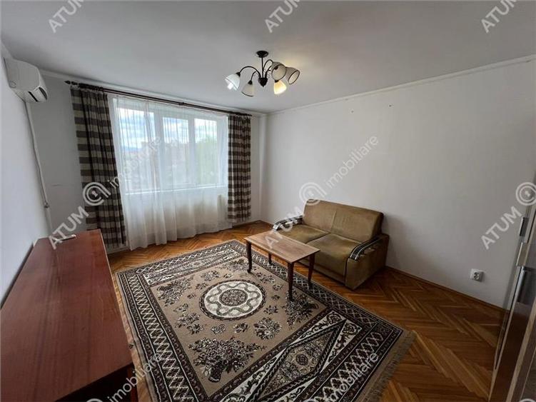 Apartament cu 3 camere decomandat, mobilat în Mihai Viteazul