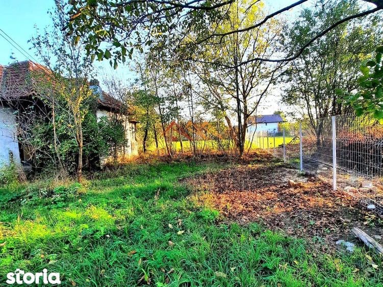 Teren de 1212 mp, în Brebu