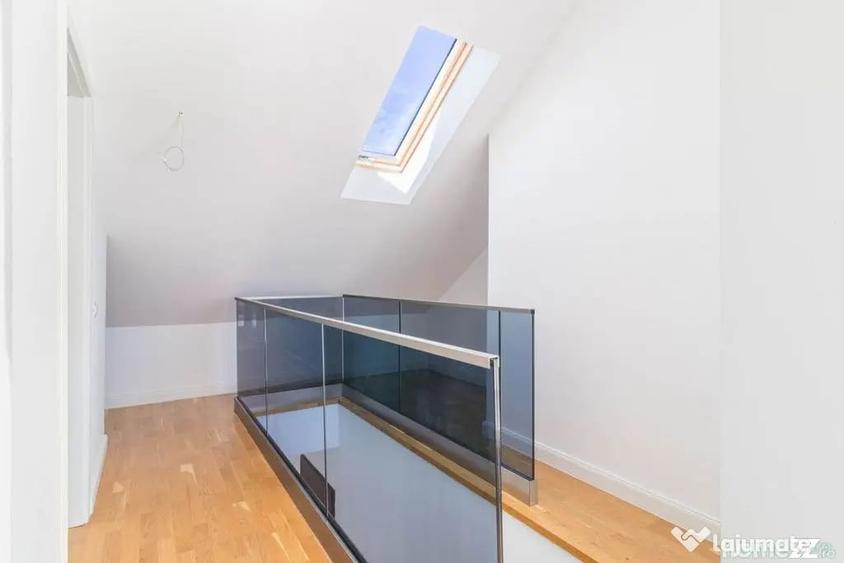 Apartament cu 4 camere decomandat în Sisești