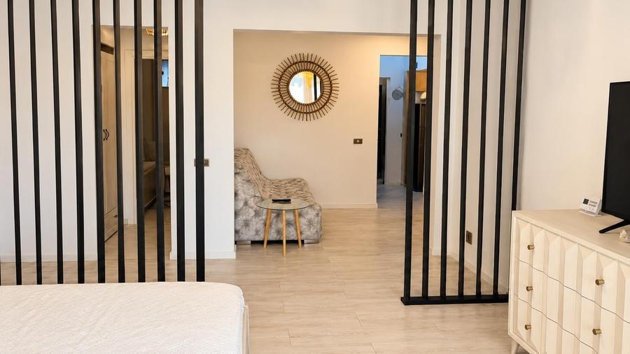 Apartament cu 2 camere semidecomandat, mobilat în P-ța Universității