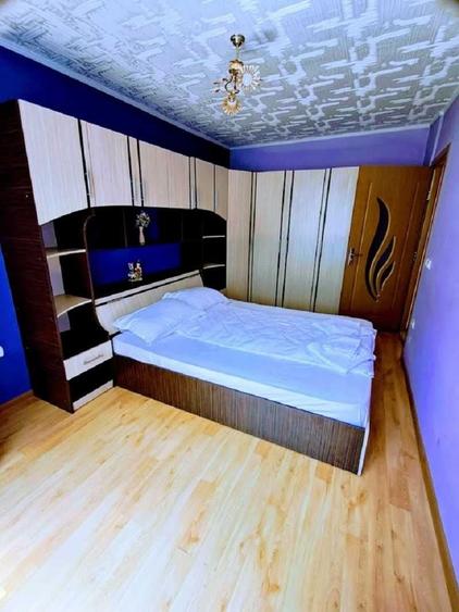 Apartament cu 3 camere decomandat în Pecinișca