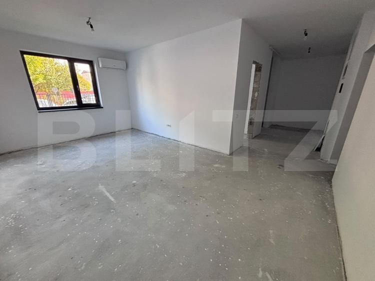 Garsonieră decomandată în Micro 12