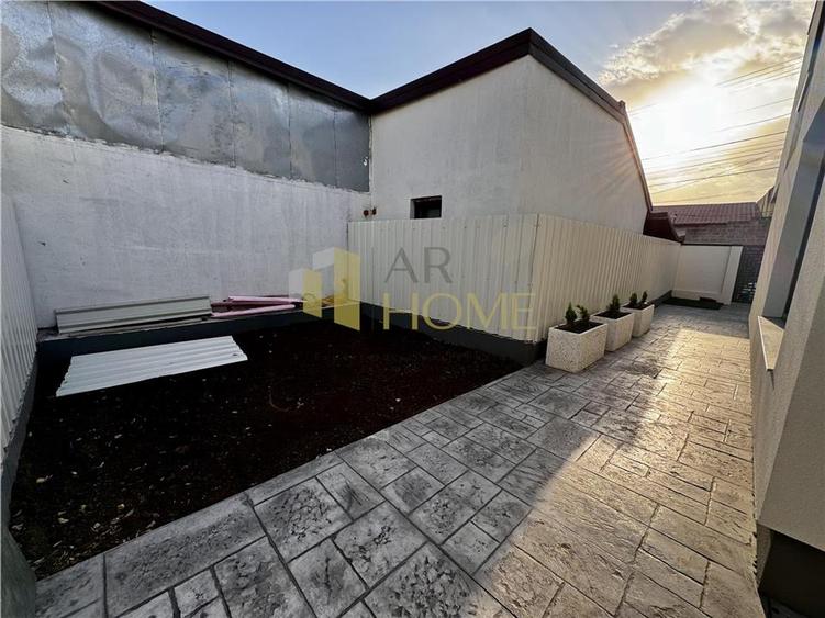 Duplex cu 4 camere cu Canalizare în Central