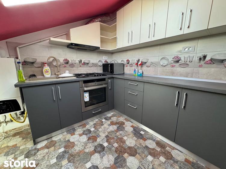 Apartament cu 3 camere, mobilat în Central