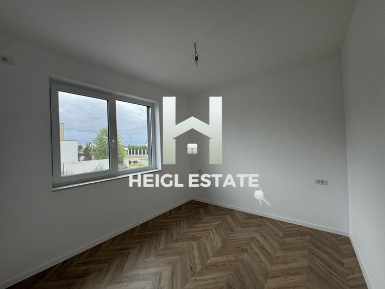 Duplex cu 5 camere cu Canalizare în Dumbrăvița