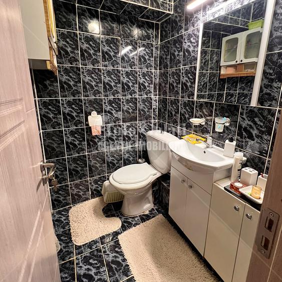 Apartament cu 3 camere decomandat în Siderurgiștilor