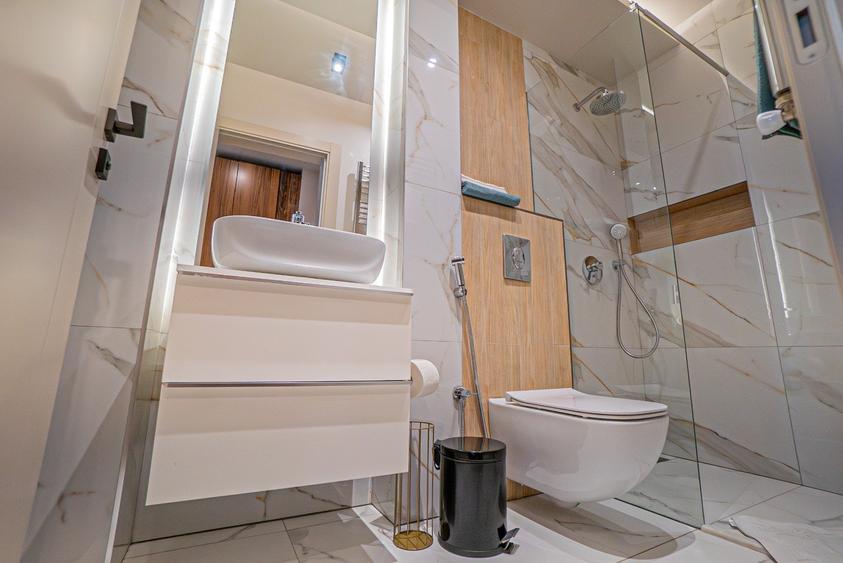 Apartament cu 3 camere decomandat în Universitate