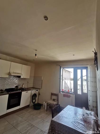 Casă cu 2 camere cu Teren 462 Mp în Lumina