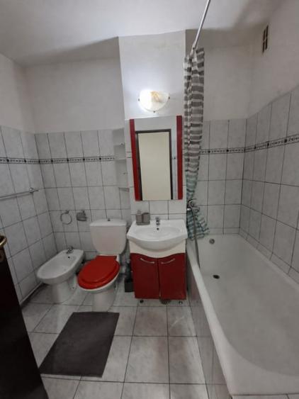 Apartament cu 2 camere decomandat în Sud