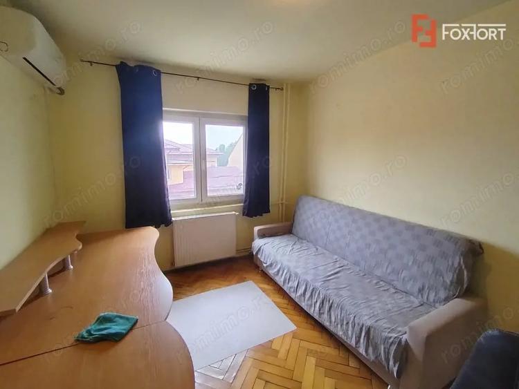 Apartament cu 3 camere decomandat în Soarelui