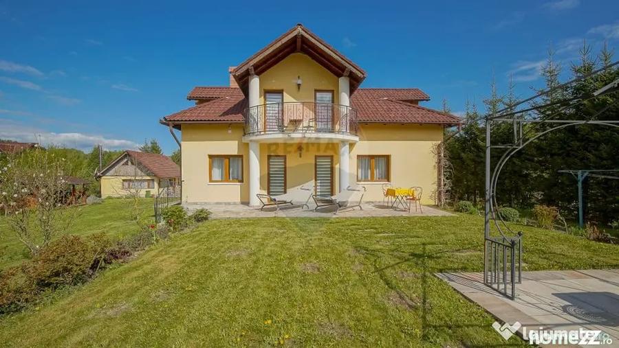 Casă cu 10 camere cu Teren 2789 Mp în Glăjărie