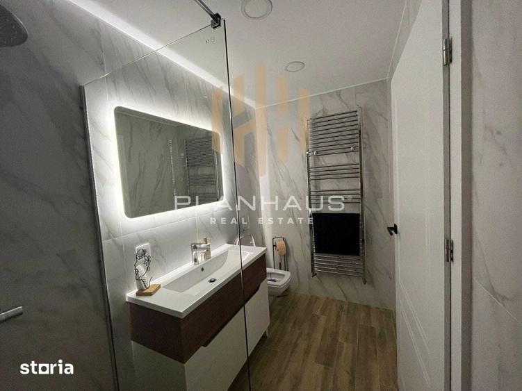 Casă cu 5 camere cu Teren 700 Mp în Groși
