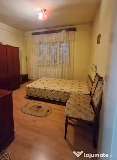 Apartament cu 2 camere decomandat în Vest